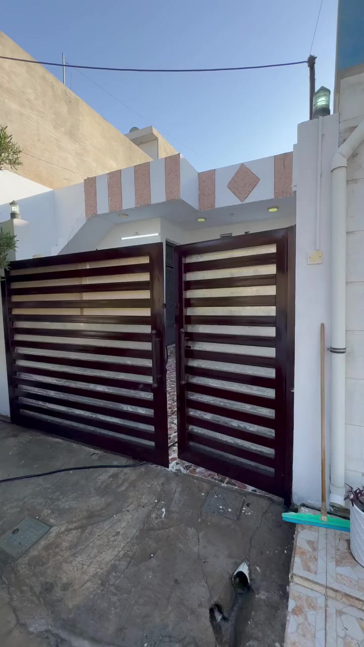 بيت للايجار 🏠
مساحة البيت 150 متر طابق واحد 
مطبخ 
استقبال 
هول 
صحيات 
غرف نوم عدد 2 
عنوان :-
حي الواسطي _سايدين المعوقين 
ايجار 350 الف
الاستفسار ‭0788 399 4490‬
