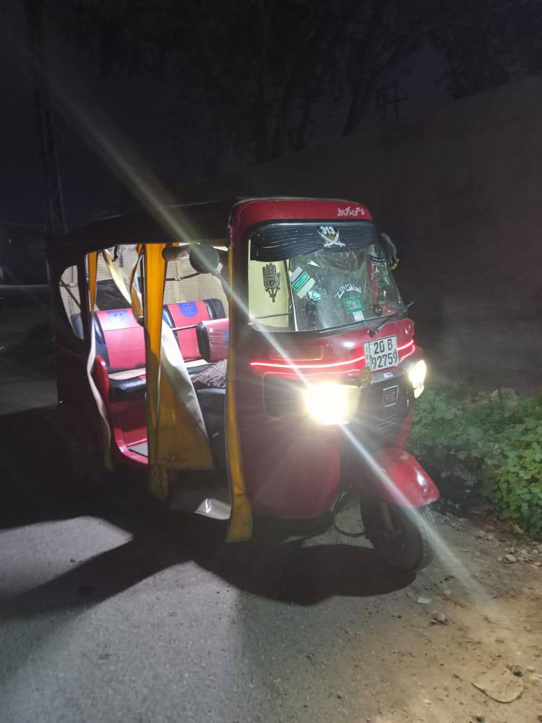 تكتك للبيع موديل 2018جهازه على اخر حبايه مكفول المحرك لا تبخير ولا صوت تحويل ثاني يوم 4500اربعه ونص وبيها مجال مال واحد يريد يعيش يشتغل بيها
مكلف بل نشر 
***********رقم صاحبها
