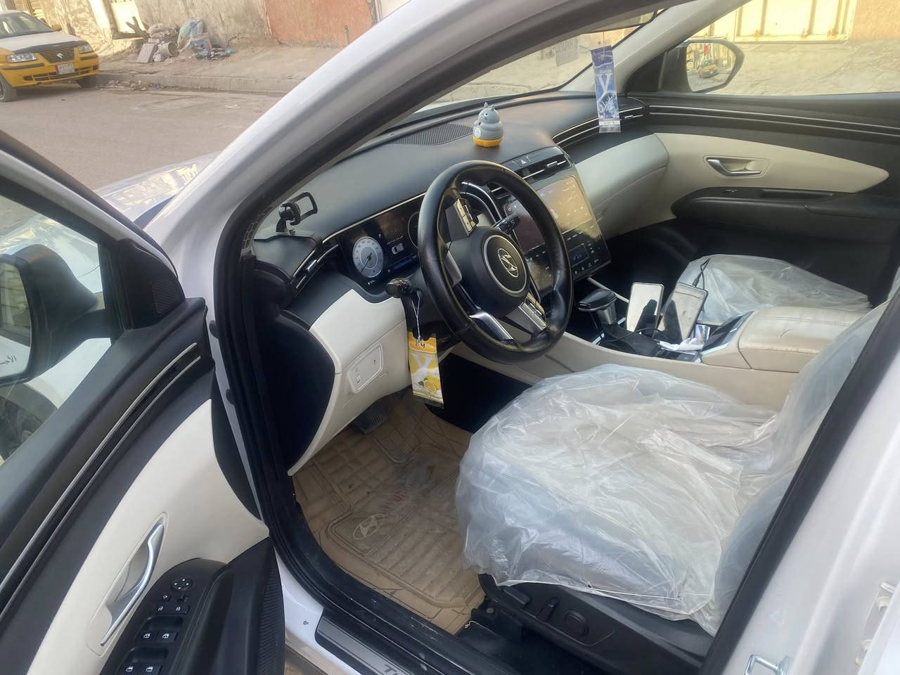 السلام عليكم ورحمة الله وبركاته للبيع موديل 24رقم بغداد بسمي ماشيه 23الف فول مواصفات مكاني العبيدي رقم الهاتف ***********السعر 224
