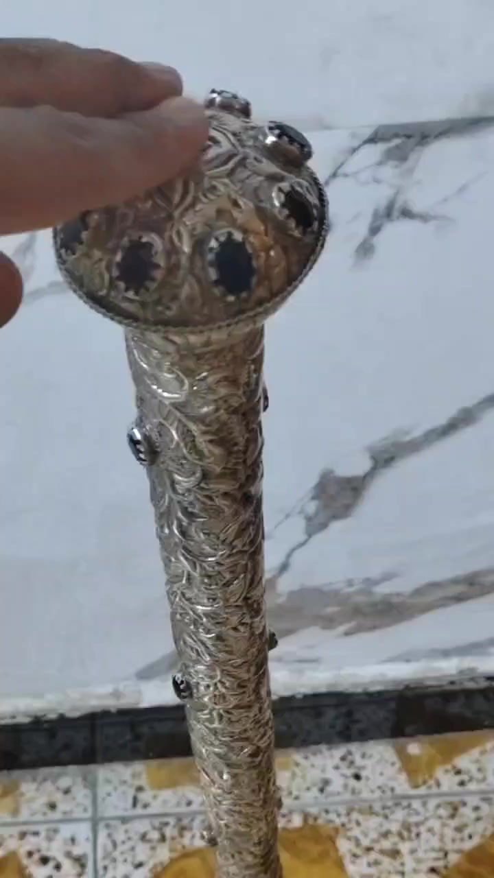 عصى انتيكه فضه مطعمه باحجار كريمه وزن ثقيل 
السعر 3 ملايين
المكان حي الجهاد


**إذا كنت صاحب هذا الإعلان وتريد حذفه لأي سبب، رجاءا أرسل رسالة إلى الدعم الفني**