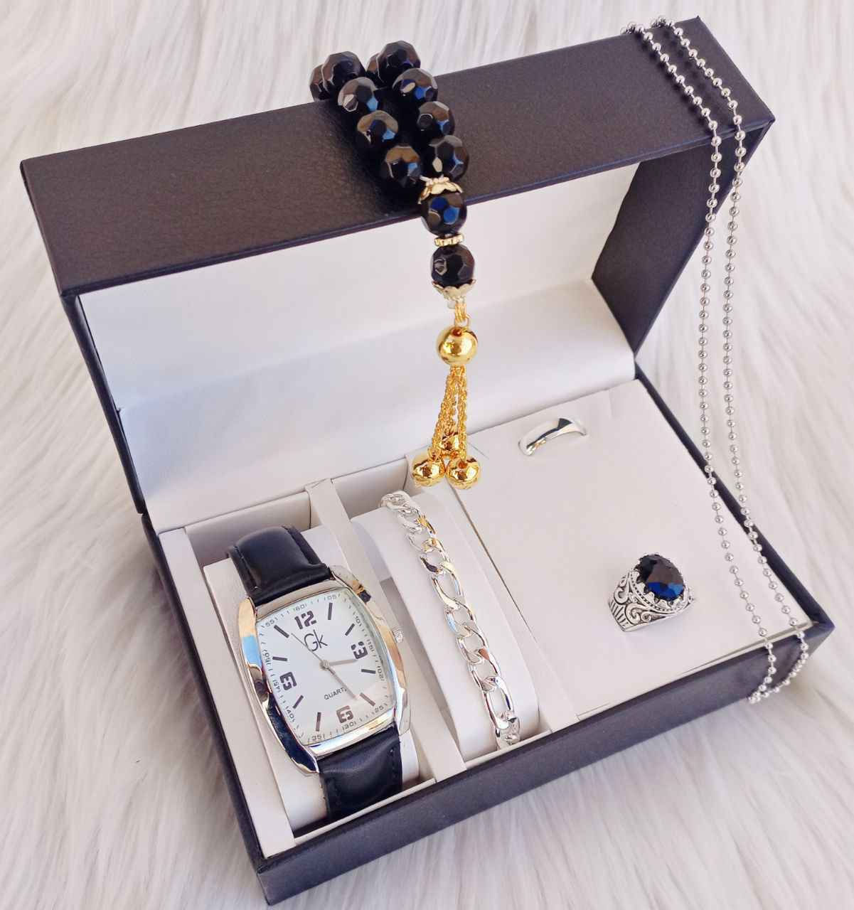 #عروض
#هدايا #عيد_الحب🔥👇
اجمل الهدايا رجاليه ونسائيه 🎁
ســعر السيت ب 10 الـف 😍
والتوصيل 5 لجميع المحافظات❤️‍🔥
للحجز والاستفسار مراسلة الصفحة 
اذا مو نفس الي بالصورة توصلك (لا تستلمها) 
ملاحظه: العلبه للعرض يجي السيت بعلبه هدايا حجم صغير ✨
واذا نفس العلبه سعر يختلف 💖 
للاتصال ***********
واتساب *********** هيت, الأنبار
