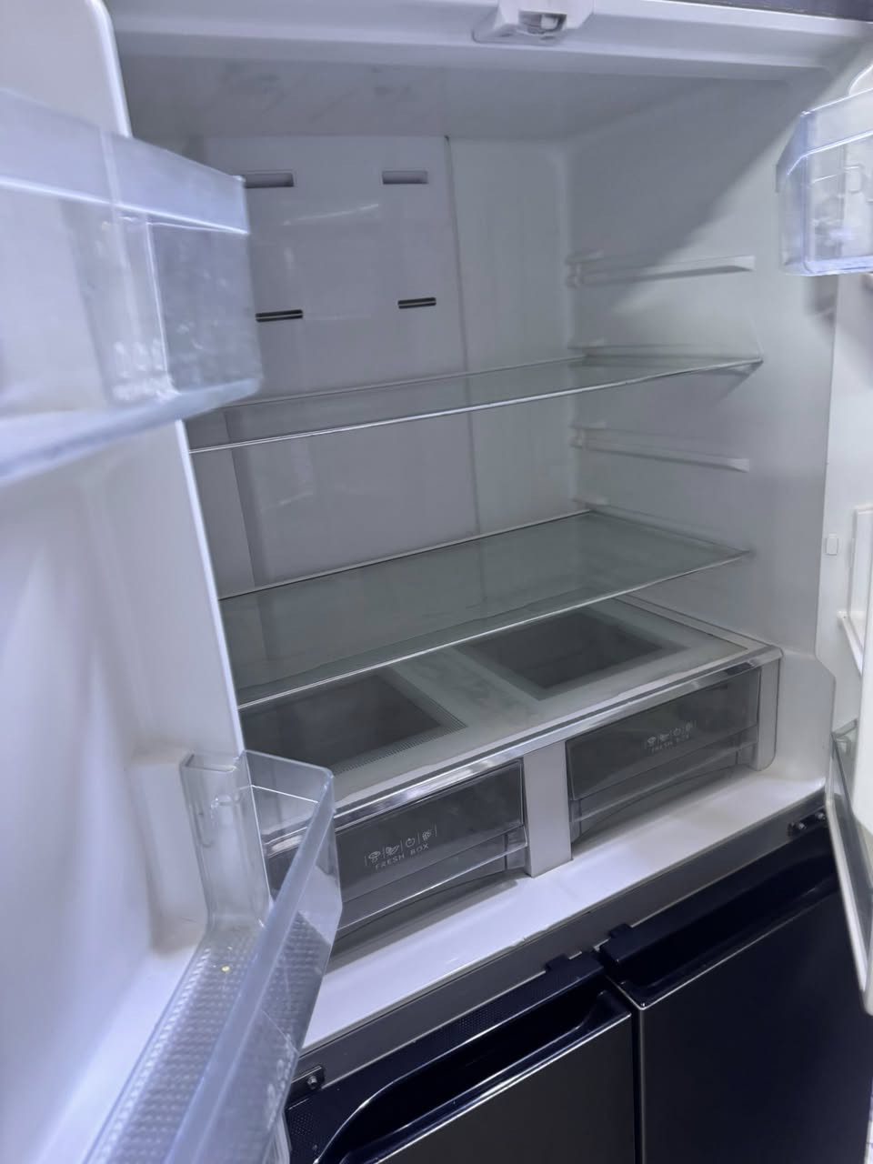 السلام عليكم ثلاجة أربع أبواب جديدة جديدة مشتغله شى قليل كلش ماركة تكما سعرها ٤٥٠ الف
سبع ابكار مقابل ثانوية الانتصار ***********
