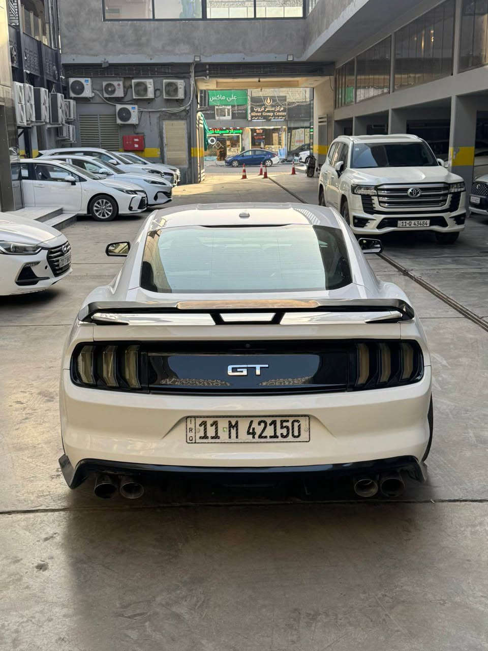 السلام عليكم موستنك 2016 GT 5.0 برميوم السيارة رقم بغداد بأسمي ماشية 72mi  السيارة نضيفة ومناقصهة شي المكينة كلش نضيفة ومعتني بيهة 
عليهة اضافات.
هدرز لونك تيوب spاصلي امريكي كامل وية الحجر الخاص 
اكس بايب ودبل تب بورلا كلة قفايص اصلي
دبات بورلا اصلي borla atak full exhaust
داون بايب 
شوتة air aid اصلي 
دركة كاربون ڤايبر 
عدسات الوان متغير 
دعامية شيلبي 
هزة جديدة مسويلهة يعني متسويلهة هزة كبل تحويل
السيارة بيهة ارباك بردة ومال رجل فقط 
حادثهة جاملغ خلفي بدون كص وبدون دواخل 
وبيهة جاملغ السايق وباب السايق بس مفتوح وراجعين مطبكي بدون قطرة صبغ ولا معجون لان مطخوخة من براكيت الدعامية طخة بسطية *********** كربلاء, العراق
