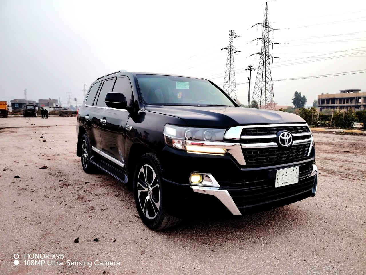 السلام عليكم تويوتا لاندكروز للبيع 2012 محدثه 21 داخل وخارج تحديث اصلي فول مواصفات سياره جديده وجاهزه تبريد ثلج حداديه جديده مكينه كير جدد تخم تاير جديد كهربائيات كلها شغال سياره جديده بمعنى الكلمه رقم بغداد بسمنه فول مواصفات واحد على واحد كشنات جلد كشن كهرباء فته سته سلندر داخل بيجي فور ويل السياره بيه تجيه بسيطه على جها الصدر  صبغ مكانات ابيع عام السعر 260. المكان بابل ناحيه الطليعه بيع فقط ***********
