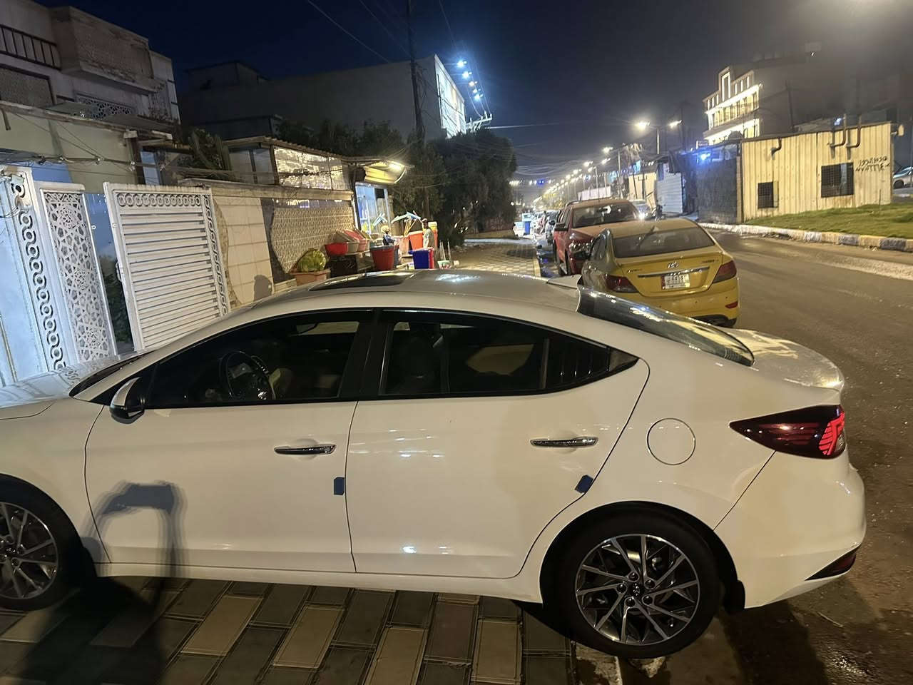 سلام عليكم النترا خليجي
فول مواصفات عدى لبصمه

سلايد روف كشنات جلد 

مري شري شفط 

حساس امامي وخلفي 

تبريد قطعتين مكينة 2000دوش

سياره ماشيه 62جديده شرط تراي زيرو

تخم تاير جديد 

سنويه وهزه ورقم جديد

داخل صاج وشاشه وكامره دواره

لايت زنون 

رقم بغداد باسمي السعر ١٦٨

***********
