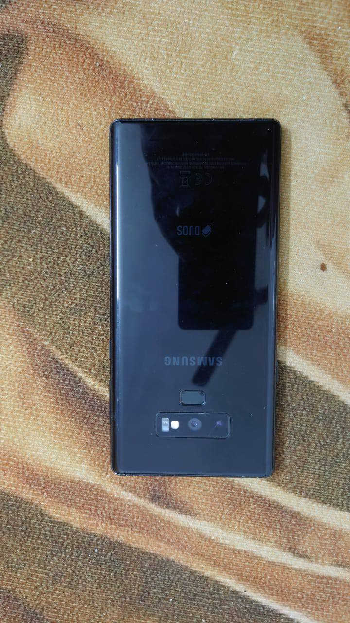 نوت 9 جهاز معروفة مواصفاتة بيه طبع بالشاشة الجهاز كلشي شغال بيه  السعر 110 
***********
