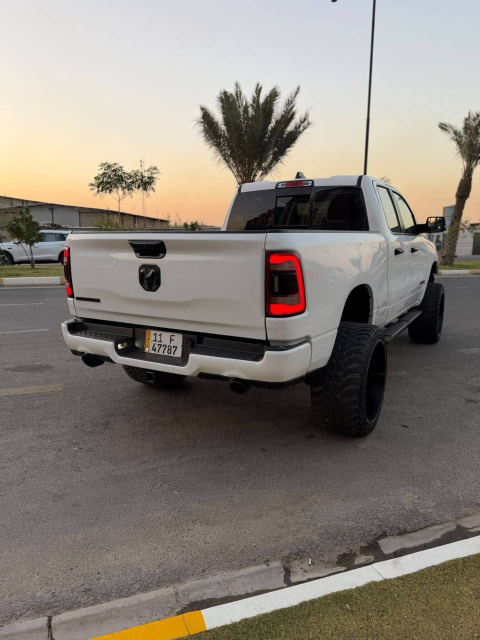 إليك إعلان مرتب وجذاب للنشر:
الكتابة
🔥 للبيع أو المراوس – دودج رام Big Horn Lone Star 2023 🔥
✅ فول مواصفات
✅ محرك 8 سلندر HEMI eTorque
✅ ترفيع أمريكي مع علاية
✅ رنقات 24 إنج مع تايرات جبلية
✅ شاشة كبيرة
✅ كير ماوس
✅ رادارات جانبية
✅ كاميرا أمامية وخلفية
✅ تشغيل عن بُعد
✅ سكيتر وبريك كهربائي
✅ كشنات تدفئة + ستيرن تدفئة
📄 رقم بغداد الجديد
📄 هزة جديدة وتحويل ثاني يوم
🎨 السيارة بيها فقط قطعتين صبغ (جاملغ وبنيد)
🔧 الكير والمحرك والصدر كلهن جاهزات، ومنظومة التبريد جديدة.
🚘 سيارة تخبل، جاهزة وما تحتاج أي مصروف.
📍 المكان: بغداد – حي الحسين
📞 للاستفسار: ***********
🔄 مفتوح للبيع أو المراوس، شعدك نزل أو بيع. بغداد, العراق
