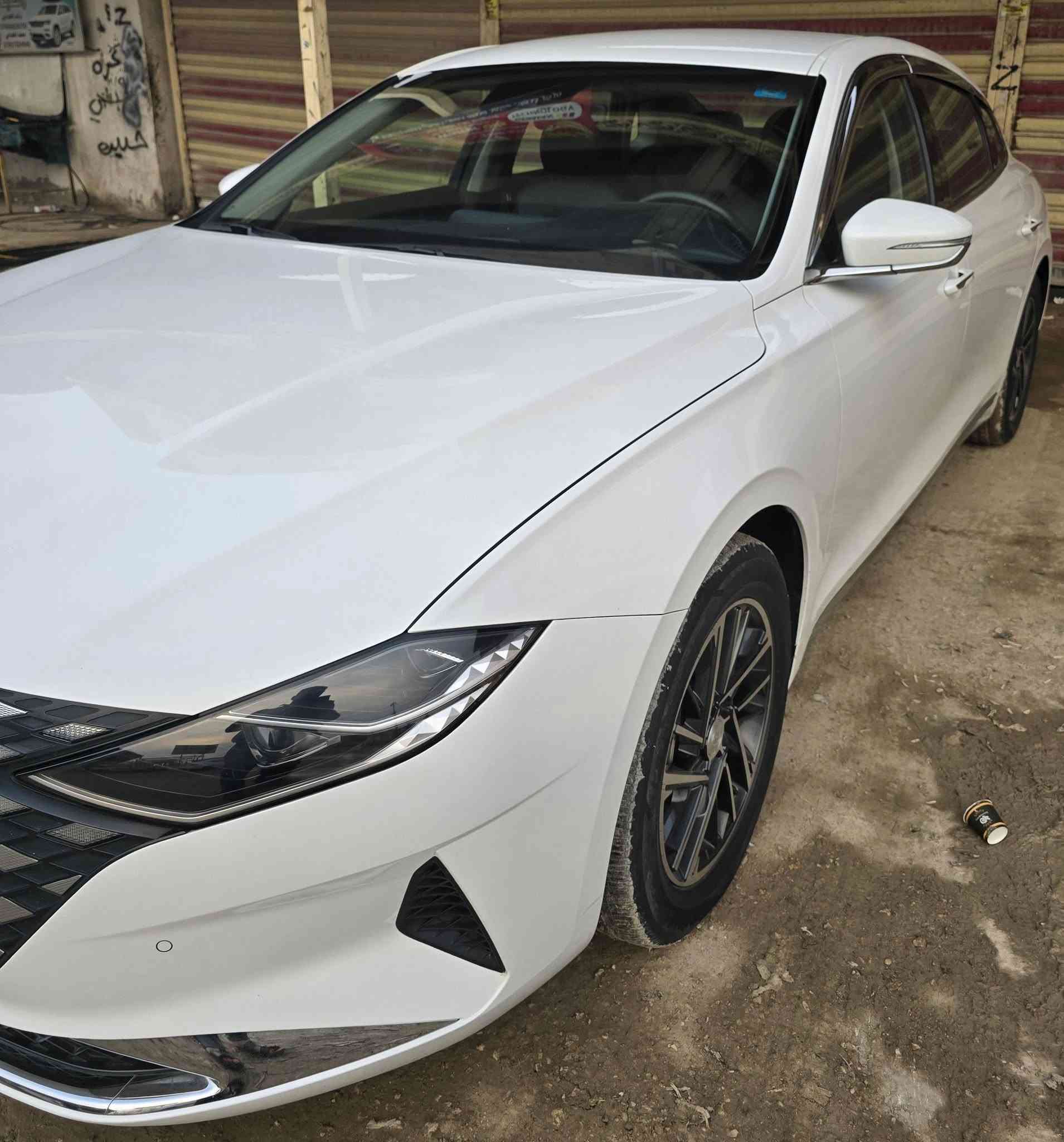 السلام عليكم هونداي ازيرا كراند ٢٠٢٣ عدد ٢٤ الف السونار مرفق بالصور السعر  ٢٢٠ وبيه مجال بسيط جدا مكان السيارة الديوانية ***********
