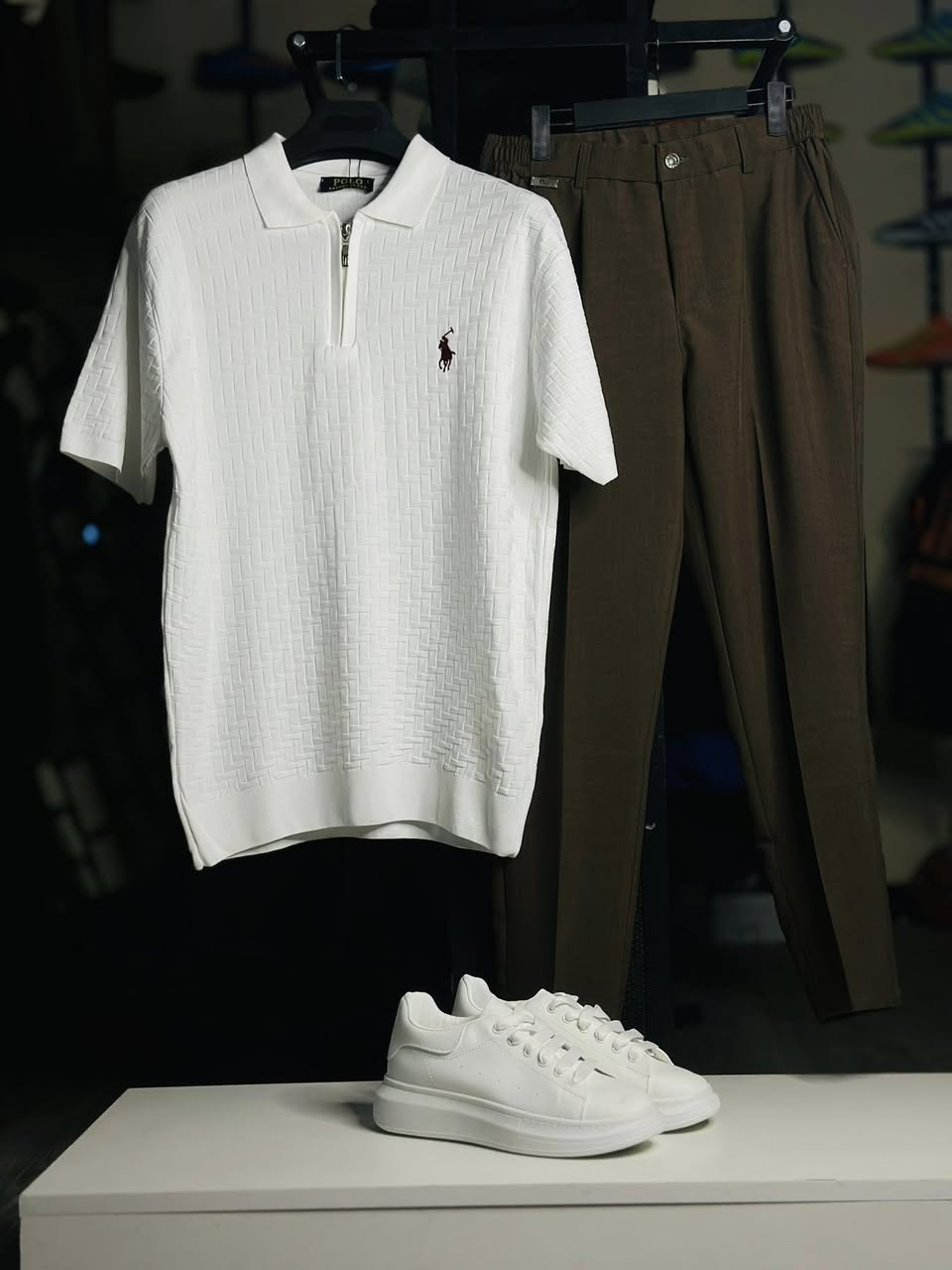 مهدي سبورت ✅
جمـالك يستحـق الأفضـل✨
اختـار إطـلالتك الممـيزة معنـا👍🏻
للحجز ارسل رسالة✉️
مراسلة واتساب ✉️
*********** 📞
سبع البور شارع بلقيس 📍
