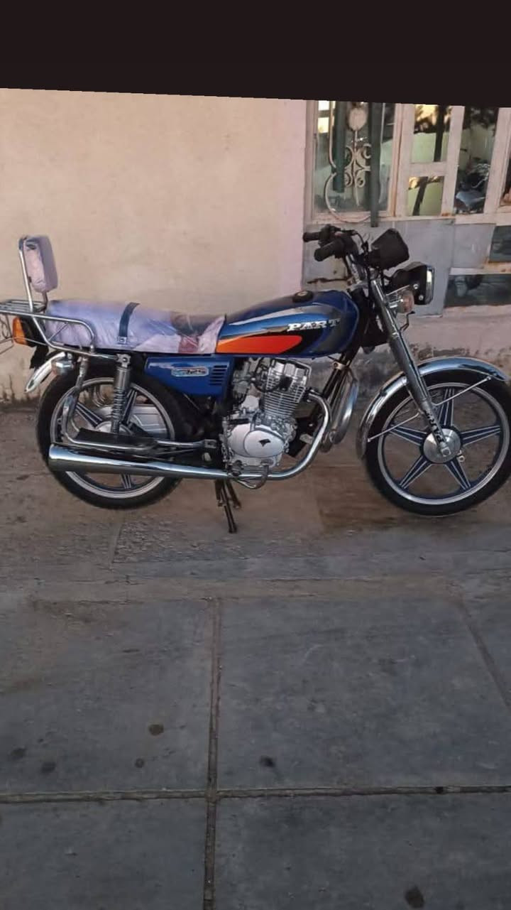 سلام عليكم. بارت مديل 23 دراجه نضيف وعلئ ايد وحده مكينه ما مفتوحه بأسم راعيه. يتكاتب وياك ثاني يوم 
اوراق اصولي. 
رقم راعيه.***********
مكلف بل نشر.
