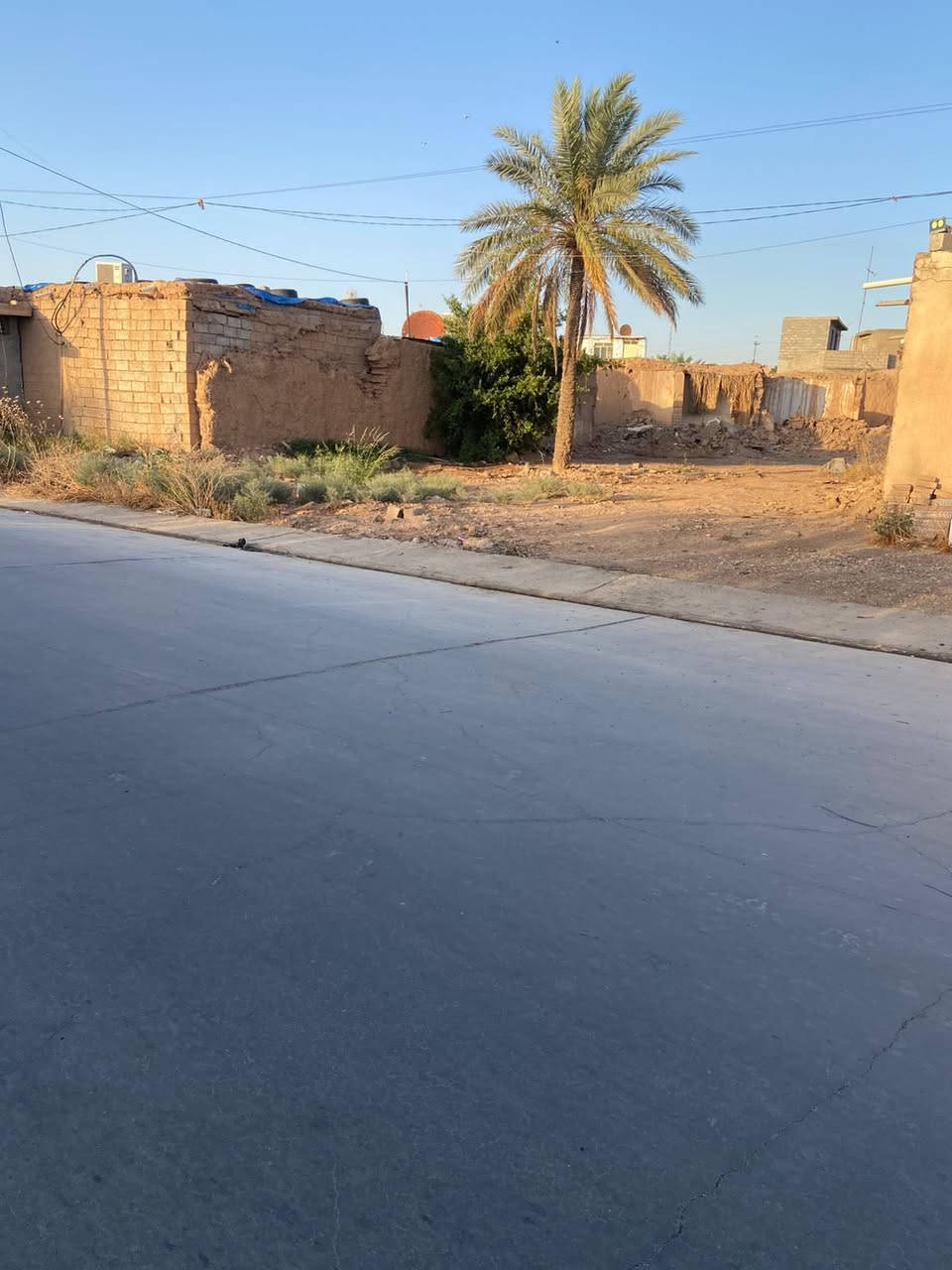 #اعلان
قطعه ارض للبيع مساحة 400متر 

#واجهه 15متر  العمق 27متر شارع صب كهرباء ماء واجهه مفتوح

#الجنس العقار زراعي يتحول طابو 

#العنوان ديالى خانقين حي اركوازي

#السعر 18مليون بي مجال

#اتصال مكتب علي الوندي للعقارات ومقاولات 

***********
