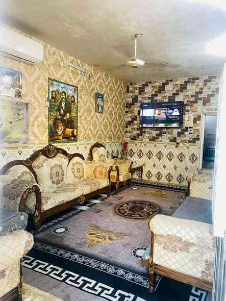 دار للبيع
بغداد 
ابو دشير 
منطقة الزيتون 
مساحة 100 متر
الدار طابقين يحتوي على 
3 غرف نوم مع استقبال
مع 2 حمامات
هول و مطبخ
السعر 180 مليون وبي مجال
الاستفسار اكثر رقم ***********
