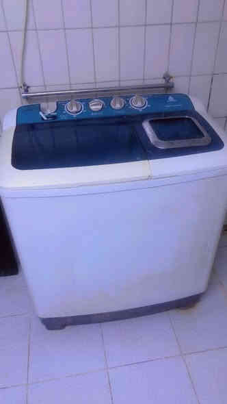 غسالة ١٢ قدم شركة الحافظ 
الساحة ١٣٠١
رقم التواصل /
***********
