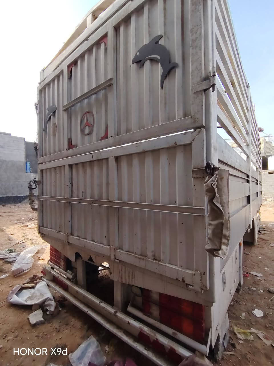 بدي للبيع الطول  ٧،٥٥م العرض ٢,٥٥م مكان كربلاء فريحه السعر ٤٠ ورقه ***********
