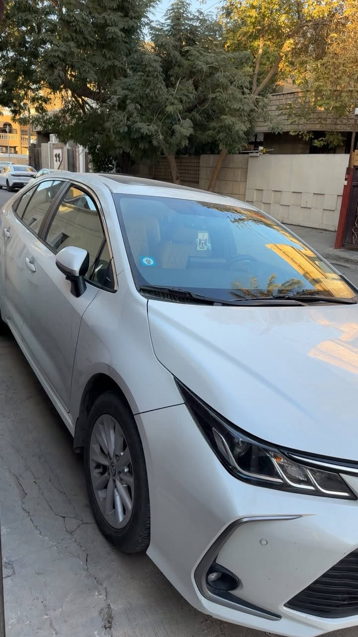 كورلا موديل 22 خليجي بانزين وكاله جيهان التابعه لشركه ساز ام الضمان فول مواصفات بصمه فتحه قطعتين تبريد كامره دواره حساسات 360 مري شفط زنون مرايه داخليه تعتيم ذاتي شاشه جبيره تايرات جديده تبريد بيانو تحكم ستيرن ليزر خلفي للضباب ترحيب عند الاقتراب كيجات السرعه شاشه دجتال مانع انزلاق وثلاث وضعيات قياده وabs كشنات مدوشمه جامات كلهن auto اوتو  رقم بغداد الجديد (مميز)ماشيه 46 كيلو 5 ويل كب حجم 16  سبير منازل سياره جديده بعدها بكتلوكات الشركه دهن كله من شركه الحسام درجه اولى منفذ usp امامي خلفي بيها جاملغ مبدل بدون دواخل ورصعه بلقماره مكانها بغداد الغزاليه *********** السعر 167 وبي مجال
