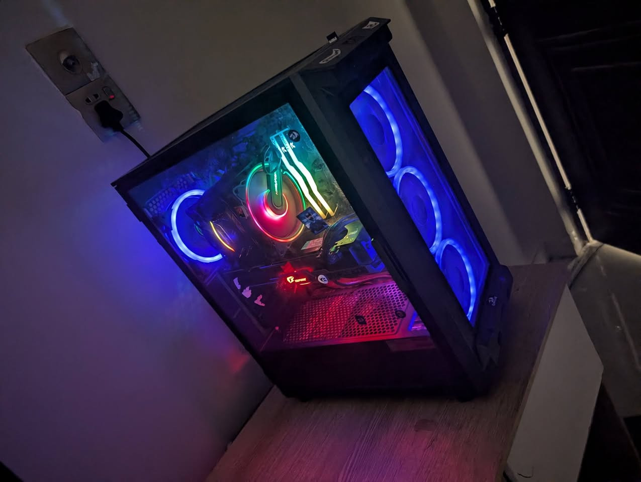 تجميعة للبيع
Cpu: r5 5600x
Gpu: rtx 3070ti
M. B: b550
Ram: 2×8gb ddr4
Storage: 512gb m. 2
P. S: 850watt

السعر مليون وربع
***********
