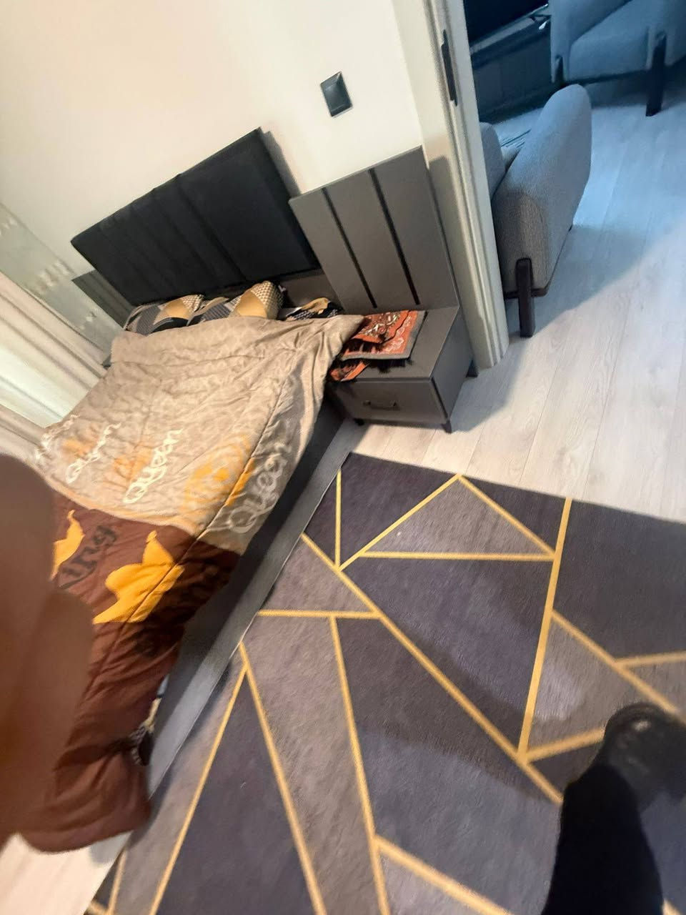 *تفاصيل الشقة*
شقه للإيجار مجمع رامي تاور
- الموقع: مجمع رامي تاوەرز
- التوزيع: غرفة وصالة
- الأثاث: زيرو (جديد)
- الواجهة: خارجية
- السعر: 600 دولار

*معلومات التواصل*
- رقم الهاتف: ***********
- طريقة التواصل: آسيا - واتساب
