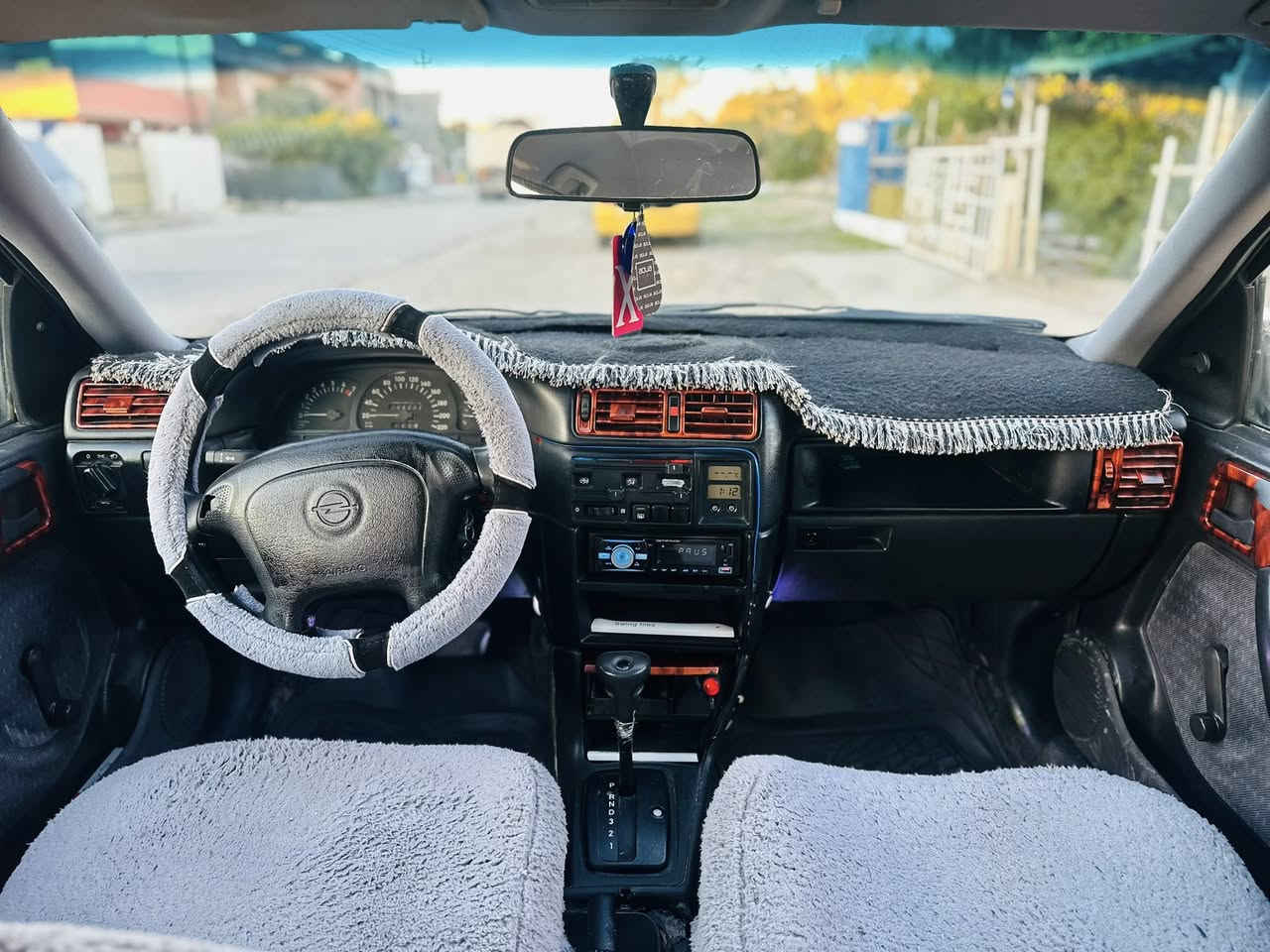 اوبل فكترا حجم18 موديل 95 كير اوتوماتيك رقم سليمانيه سنويه لحد 2027 شرط تحويل والمحرك بيه بخار قليل جدآ  بطاقه بانزين بيه
سعر 47 بي مجال
***********
