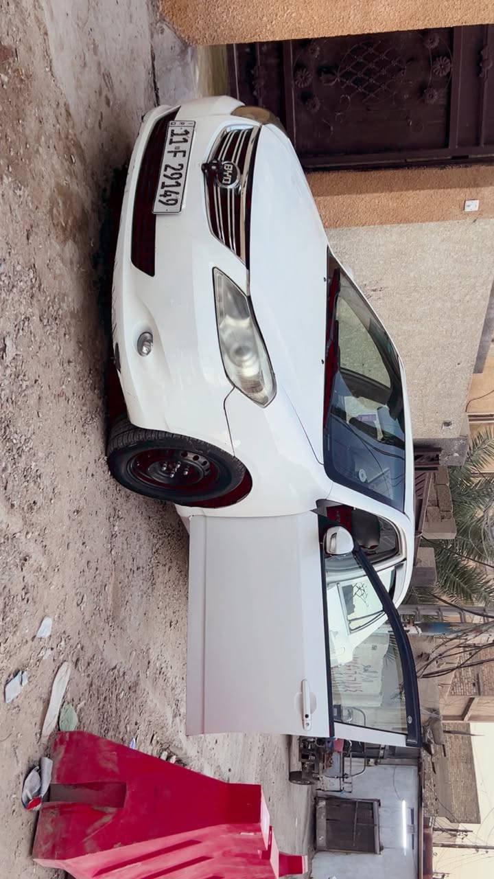 بيوايدي G3 موديل 12
 بغداد الشرطة الرابعه 
مكفوله فقط بارد 
تبريد منضومه كامله جديده صار يومين 
صدر خلفي امامي كله جديد صار سبوع مبدله  
تجي وتشوف بعينك 
دوشمه كامله سياره 
مال جناي 
مواصفات معروفه 
بصمه 
تحكمات 
شاشه ايباد
فتحه
بصمه ابواب 
كير اوتو 

*********** 
السعر 60 وبيهة مجال
