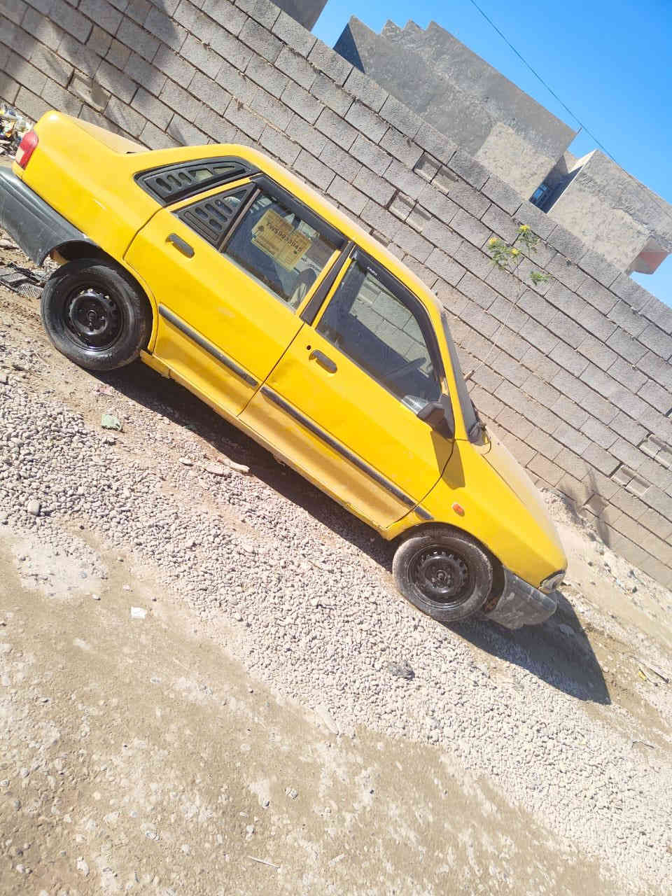 السلام عليكم سيارة سايبة للبيع حرة السيارة احلى من اللي بالصوره ورة معمرة بس بيها تدخين وهذا رقم صاحبها رايد يبيعها وسعرها رخيص ١٦ وبيها مجال موديل ٢٠١١ 
رقم صاحبها اللي يريدها يتواصل عليه اني مالي شغل مجرد ناشر
0772 797 5604
