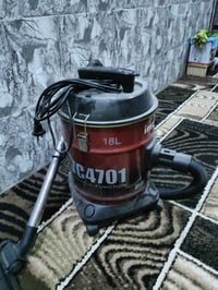 مكنسة كهربائية شرط شغاله مابيها شي حجم 18 استفسار على رقم 07517855477