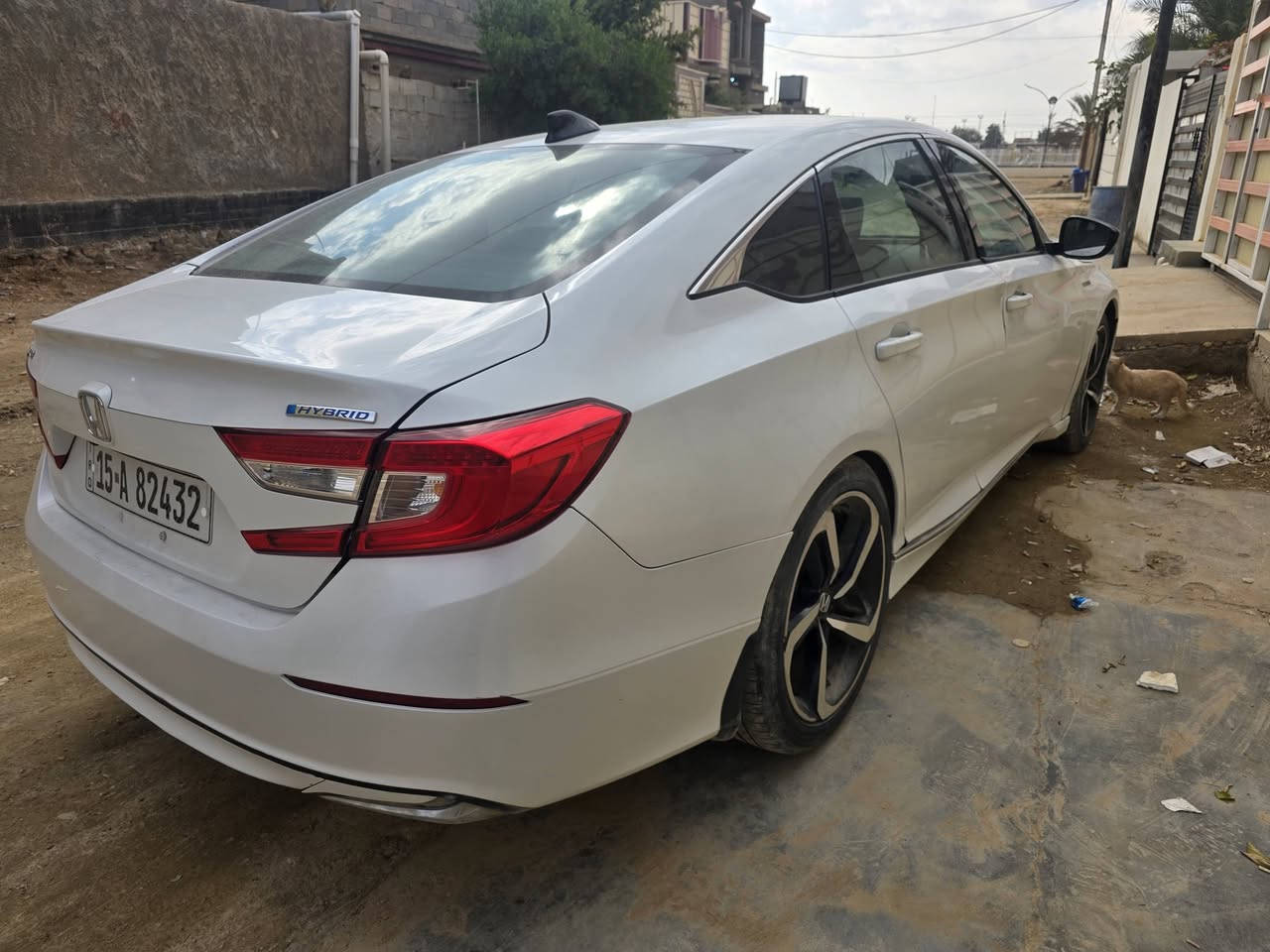 السلام عليكم 
هوندا اكورد 2022 نضامين هايبرد وبانزين سياره مصبوغه حزام موجوده صور للضرر  رقم انبار دولي كير محرك تبريد جدد هند بريك بصمه كير دكم شاشه كار بلي واندرويد اوتو 
ماشيه سياره 20 ميل 
معروضه بسعر مناسب للبيع او مراوس  
المكان الانبار هيت 
***********
