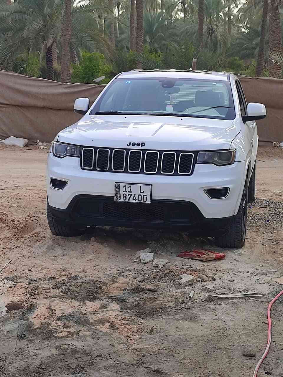 Jeep Laredo  2018  ..black top..  
جيب بلاك توب اللون أبيض ثلجي "حاجب ابيض" مستوردة من امريكا" للمملكة العربية السعودية ومصلحة بأمريكا " مجددة لغاية 2027..فول جديده واستخدام شخصي بعناية تامة.. ماشية 61 ميل رقم بغداد انكليزي جديد..؟
حادثها  سطحي تبديل بنيد ودعامية باصلية نفس اللون وصبغ بسيط في كرون الجاملغات الأمامية دون دواخل ولا حداديه "ايرباكات معادة.".  تم التصليح بأمريكا.." ولو كان التصليح بالعراق لم يتبدل البنيد ولا تنصبغ كرون الجاملغات لبساطة الحادث..!! رقم الشاصي والسونار ضمن الصور المرفقة.."..محرك 3600سته.سلندر"وكير "وحداديه "جيدة جداً وعالفحص" ...

   فتحة " جنطة كهرباء"حساسات خلفيه " تحكم ستيرن جهتين " قفل سرعة " فور ويل" كاميرا دوارة " تشغيل عن بعد" كشن جلد ومخمل" تدفئة ستيرن و كشنات" كرسي السائق كهرباء " شاشة عرض كبيرة" شاشة عطلات وبرمجة" تخم تاير جديد "ويل 20 اسود" بلاك توب اصلي "ثلاثه مود انظمه قيادة" تعتيم مرايا "  تبريد شركة قطعتين فصل ايمن وأيسر.." تدفئة مرايا الخارجية.,"وهناك الكثير من المواصفات..مكان السيارة السماوة .... بيع مراوس حسب القناعه ومن الله التوفيق...!!
للجادين الاتصال ***********
