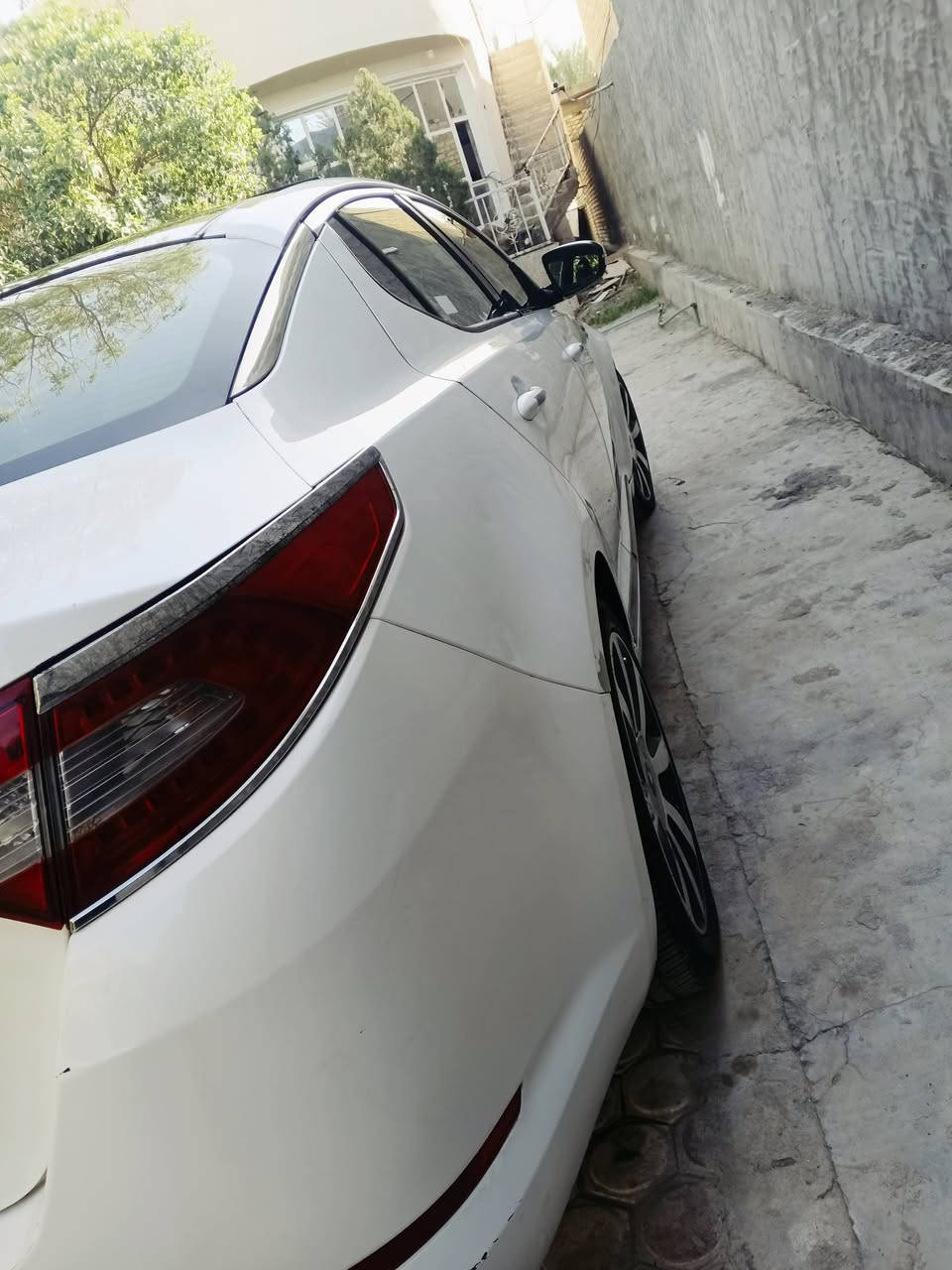 السلام عليكم اوبتمه ٢٠١١لون ابيض صدفي مكينه اثنين واربعميه السياره فول مواصفات كيرين شاشه جام شفط ويل ١٨ بني رامه 
السونار مرفوق بل صور مكانه حله شارع ٦٠
السعر ١١٥وبيه مجال قليل رقم انكليزي بابل بسمي السياره السنويه لل٢٠٣٠
***********
