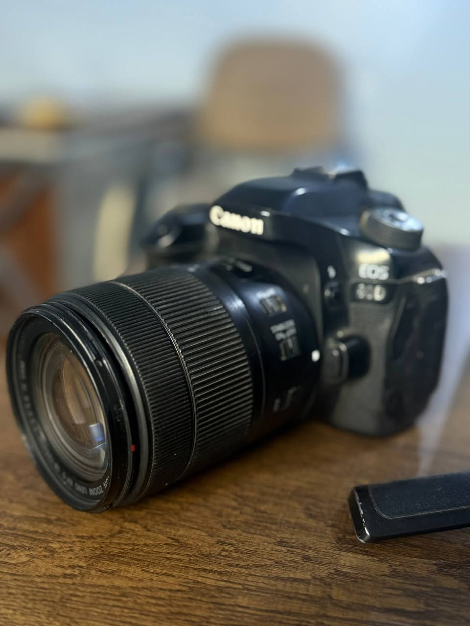 للبيع كانون 80D
كامرة نظيفه جدا تعرفون مواصفات الكامره اكيد 
تصوير فول HD 50 فريم 
وياه بطاريات عدد ثنين وشاحنه بدون كارتون
سعرها 750 الف 
مكاني الحلة 
***********
