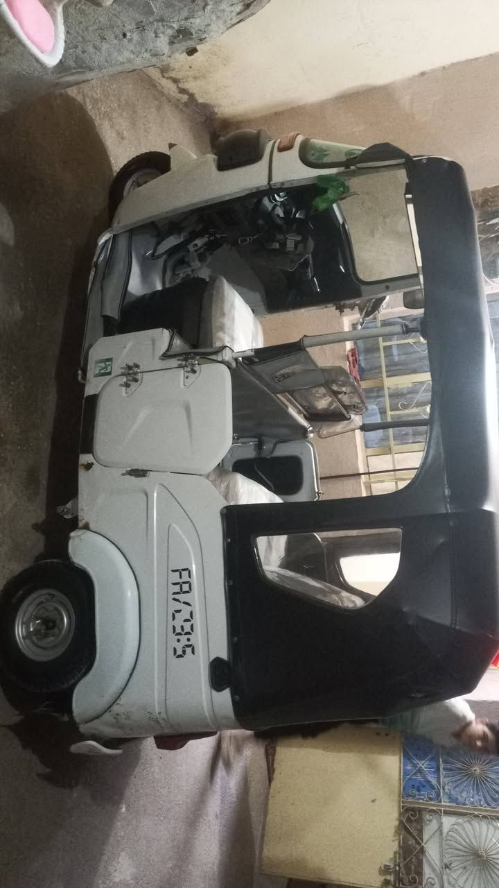 تكتك للبيع موديل 2022 بيهه ضربه جوه لبك لايت حك شبر ولباقي كفاله  
  المكاني ديالى بعقوبه المفرق***********
