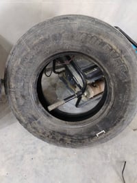 زوج تاير حجم ١٧ ونص مال هينو للبيع نضيف يرهم سبير سعرهن ٨٠ الف ٠٧٧٣٣٦٩...