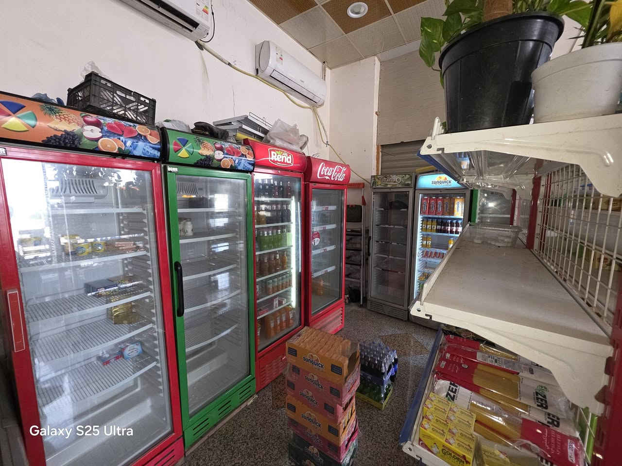 سلام عليكم اسواق للبيع  9عارضات منهم 4للشركات و3فريزات منهم واحد الشركه ايسي كريم المكان   منطقه ياسين خريبط ركن خلف شارع السناتر قرب المدارس الصينيه  السعر 8مليون 
***********
