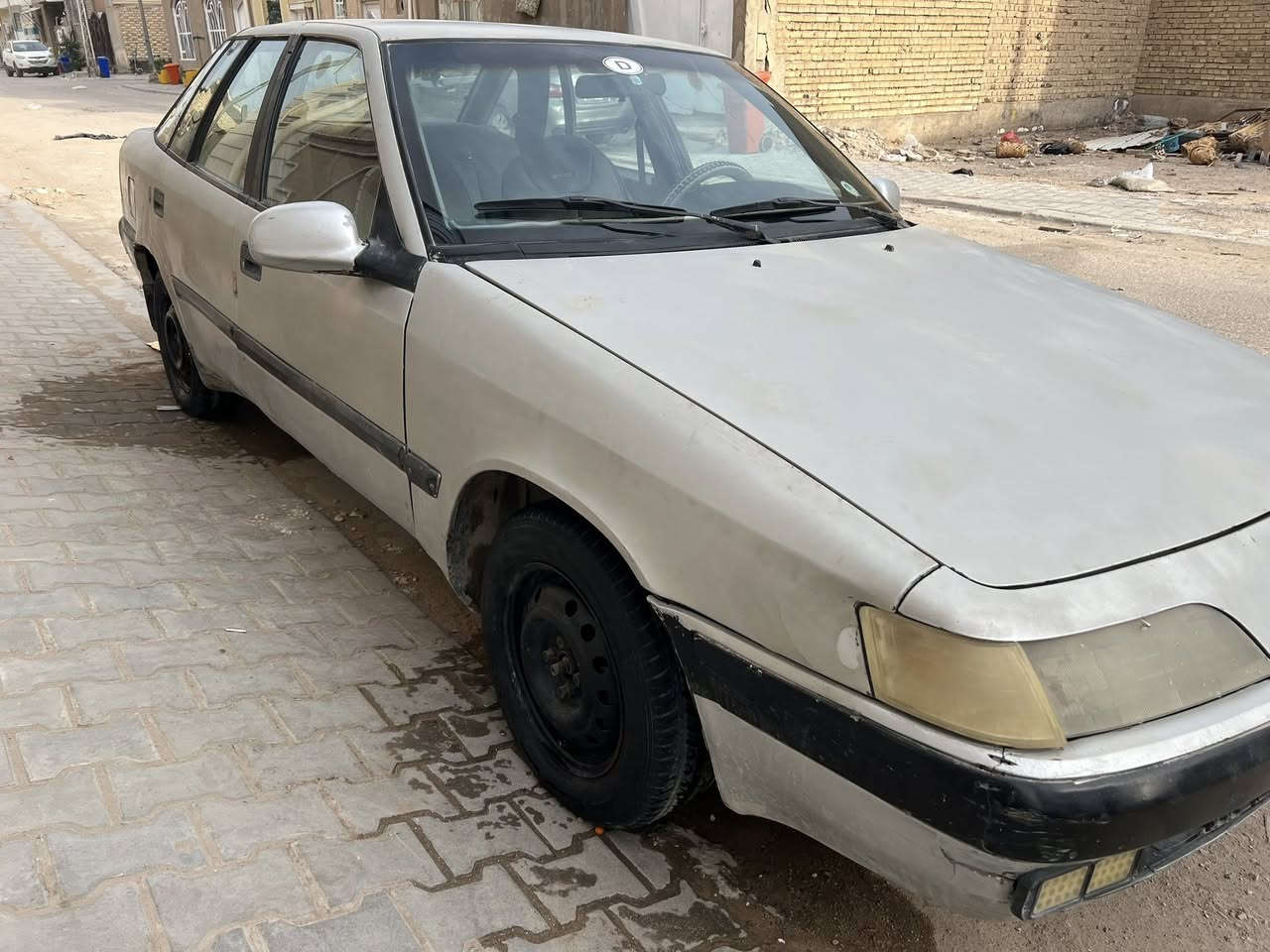 سياره للبيع دايو اسبيرو مديل 1993
كير اتماتيك محرك جديد حداديه جديده 
سياره بديها كلش حلو مابي خياسات بيها بس هاي ضربا يم البكلايت الخلفي سنويا جديد لل 2028 السياره بسم لوالدي 
سعر السياره 24 وبيها مجال بسيط الاستفسار الاتصال علئ هاذا الرقم ***********
