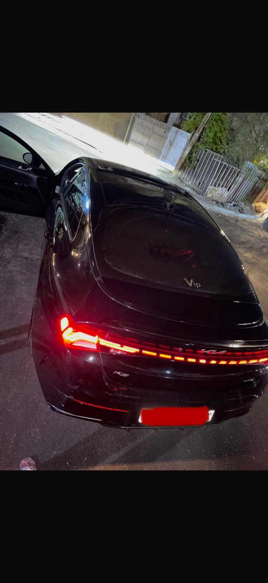السلام عليكم 

🚘 للبيع Kia K5 GT-Line موديل2022

📍 رقم أربيل تحويل ثاني يوم

📍 المكان: بغداد – المنصور

✅ بدون دواخل

✅ حادثه جاملغ ووبنيد حادث بسيط وحاط الصور مالته

🎨 اللون: أسود

🔥 محرك 1600 تيربو

🌟 المواصفات:

• داخلية اسود جلد مختم GTكامل رياضي بلاد

• كشنات جلد + تدفئة

• ستيرن تدفئة

• تشغيل عن بعد

• بصمة + هاند بريك بصمة

• شحن هاتف لاسلكي

• قيادة ذاتية على الخطوط السريعة

• مثبت سرعة / ماشيه 80mi

• AUTO HOLD

• أوتو بريك

• كير أوتو + عادي

🛡️ أنظمة الأمان:

• ABS

• مانع انزلاق

• حساسات إطارات

• رادار أمامي وجانبي

• مراقبة النقطة العمياء

• رادار الخطوط البيضاء

• توقف ذاتي عند الرجوع

💡 الإضافات:

• لايتات 4 عدسات

• LED + زينون

• بك لايت LED

• مصابيح ضباب LED

• كامرة دوارة

• شاشة + شاشة أعطال

• نظام ملاحة (خريطة)

• Apple CarPlay / Android Auto لاسلكي

• بلوتوث + AUX + USB

• فول تحكم ستيرن

• أشاير بالمرايا

• مقعد كهربائي

• ويلكم لايت رياضي

• أنظمة قيادة: Eco / Sport / Smart / Normal

💰 السعر: 163$ دولار وبيها مجال  

📞 للاستفسار:***********

✅ متوفر واتساب
