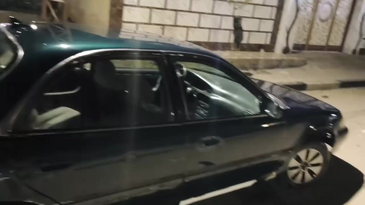 سوناتا 2 موديل 94 للبيع 🚗🔥
محرك 1800 المرغوب
السيارة باسمي ورقم بغداد
الموقع: قضاء بلد / صلاح الدين

✅ محرك جديد مشدود قبل 3 أشهر
✅ قير أوتوماتيك بحالة ممتازة
✅ صرفية بنزين ممتازة جداً بعد تبديل وتصليح مجموعة البنزين
✅ كهربائيات مرتبة بالكامل
✅ سنتر لوك شغال
✅ إطارات جديدة
✅ تدفئة شغالة
⚠️ التبريد يحتاج تصليح

السيارة مرتبة من كل النواحي، داخليها نظيف جداً واستخدام شخصي، مو سيارة تعب أو صرف. مدرس للدوام فقط
وتوكل الله، ناعمة بالمشي وثابتة بالطريق، ومناسبة للاستخدام اليومي والسفر ✨

🔹 تحويل فوري بأي وقت
🔹 والمشتري ياخذ راحته بموضوع التحويل أعطيه وقت 
🔹 السيارة جاهزة للفحص والمعاينة

💰 السعر: 38 
وبيها مجال بسيط للجاد فقط

📞 للاستفسار: *********** 
أو الاتصال واتساب
