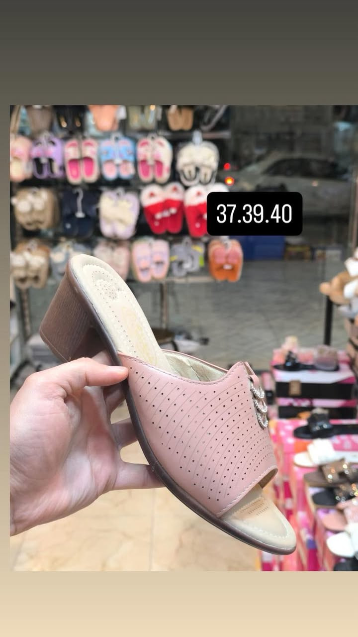 😍🔥عروض تخفيضات قطع اخيرة 😍 عروض تخفيضات 🔥😍

#ملاحظة المباع لايسترجع رجاءً يستبدل فقط وبدون احراج ✋✋

#ملاحظة جوه سعر الجملة 💥💥

   💥شحاطة نسائي أنواع الشحاطات بس ب 5.000 الاف 💥

🔥🔥5.000 الاف بس. 5.000 الاف بس 🔥🔥

❣️الموديل الي يعجبج اخذيله سكرين ودزيلنيا وتدللين ❣️

             💥💥قياسات داخل الصور فقط  💥💥

يتوفر توصيل داخل قضاء عنه الف دينار 🚕🚕

يتوفر توصيل داخل المحافظة 🚕🚕

يتوفر توصيل لكافة محافظات عراقنا الحبيب 🚕🚕

للحجز والاستفسار يرجى مراسلة الصفحة 📬

او الاتصال ع الرقم التالي/*********** متوفر واتساب
