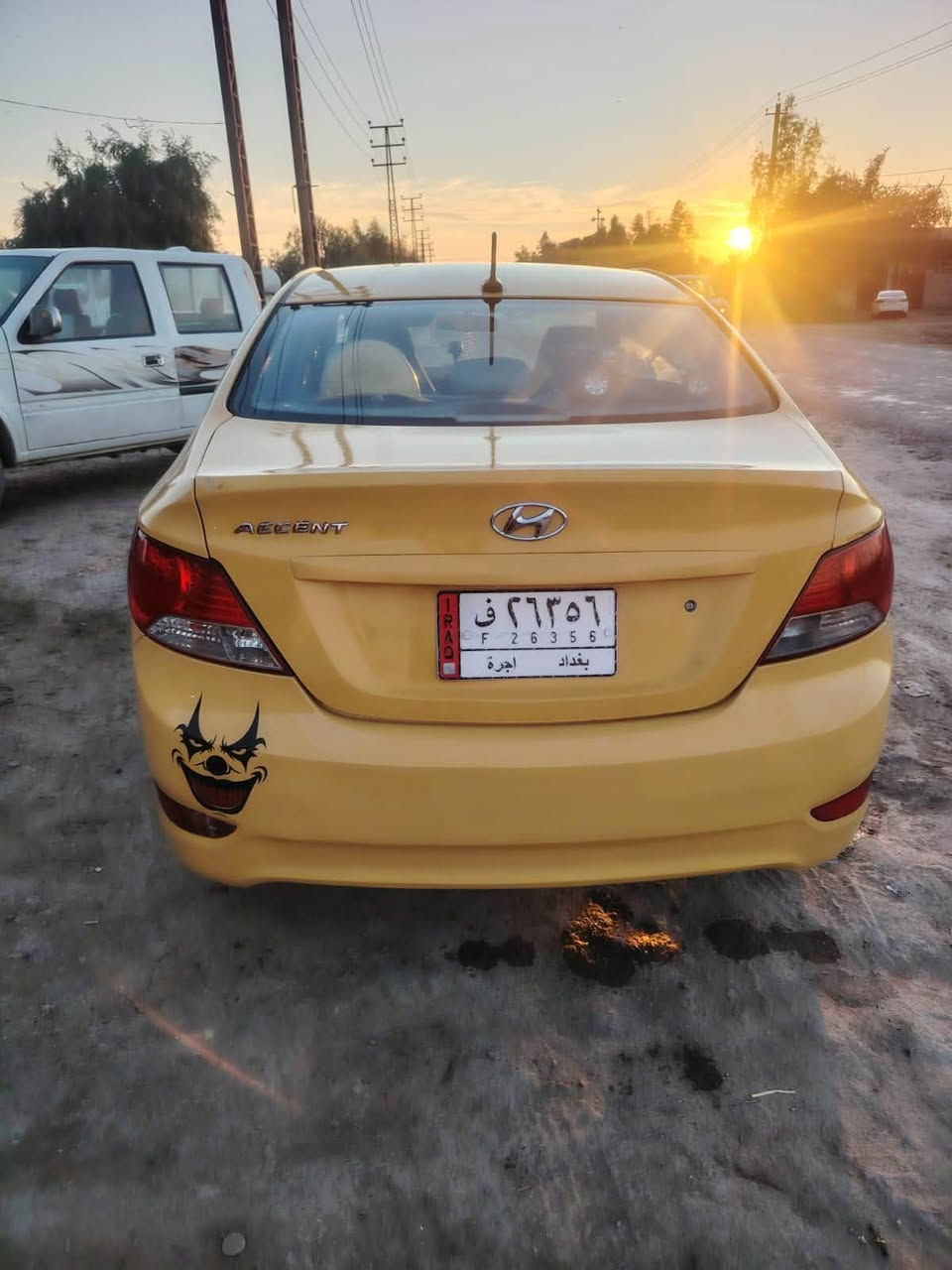 السلام عليكم
اكسنت موديل2014
وارد امريكي 
محرك 1600 jdi
رقم بغداد 
منضومه تبريد جديده قبل شهر شاديها 
تحويل مباشر ثاني يوم 
تخم تاير جديد 
العسر 85وبيها مجال
العنوان بغداد ابو غريب 
رقم الهاتف ***********
