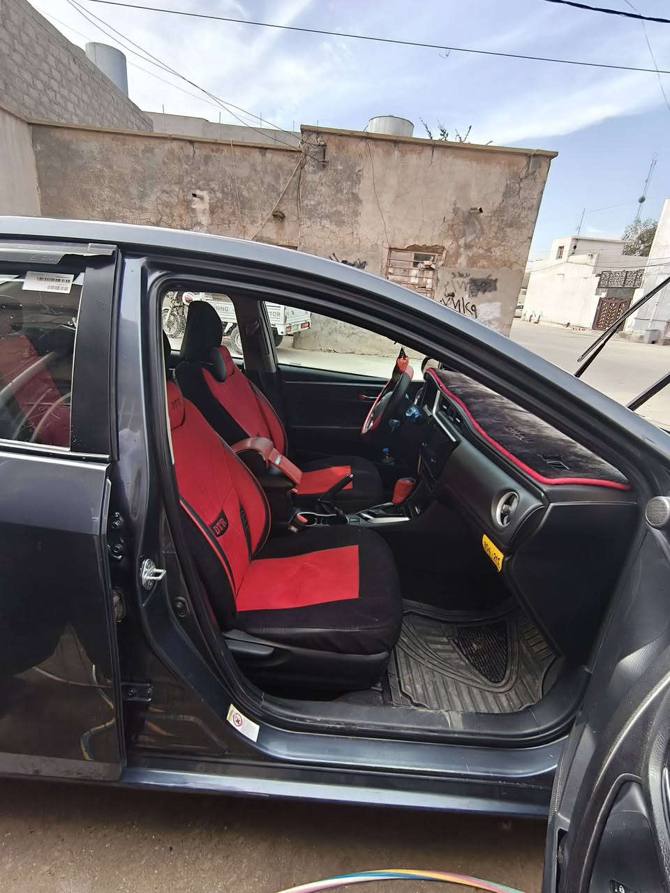 ‏السلام عليكم
‏كورلا 2019XLE
‏سيارة معروفه فول مواصفات 
‏رقم اربيل دولي بسمي تحويل ثاني يوم+كابون بانزين
‏سيارة جاهزة بدون اي نواقص ولادينار
‏مابيها اي ضرر كلين مجرد مفتوح جاملغ السايق ومشدود نفسه يعني مابيها لاحار ولابارد ولادواخل ضمان
‏ولا ايرباك شرط
‏كما موضح في الصورة 
‏بصمة تشغيل كشنات جلد تدفئة تبريد
‏+فتحه سقف 
‏كير وماكينة مكفولات
‏تخم تاير  باتري جديد 
‏ماشية 122
‏وتروح تفحص وين مايعجبك
‏السعر157وبيها مجال 
‏العنوان .الموصل القياره قاطع السبعاويين
‏***********
‏
