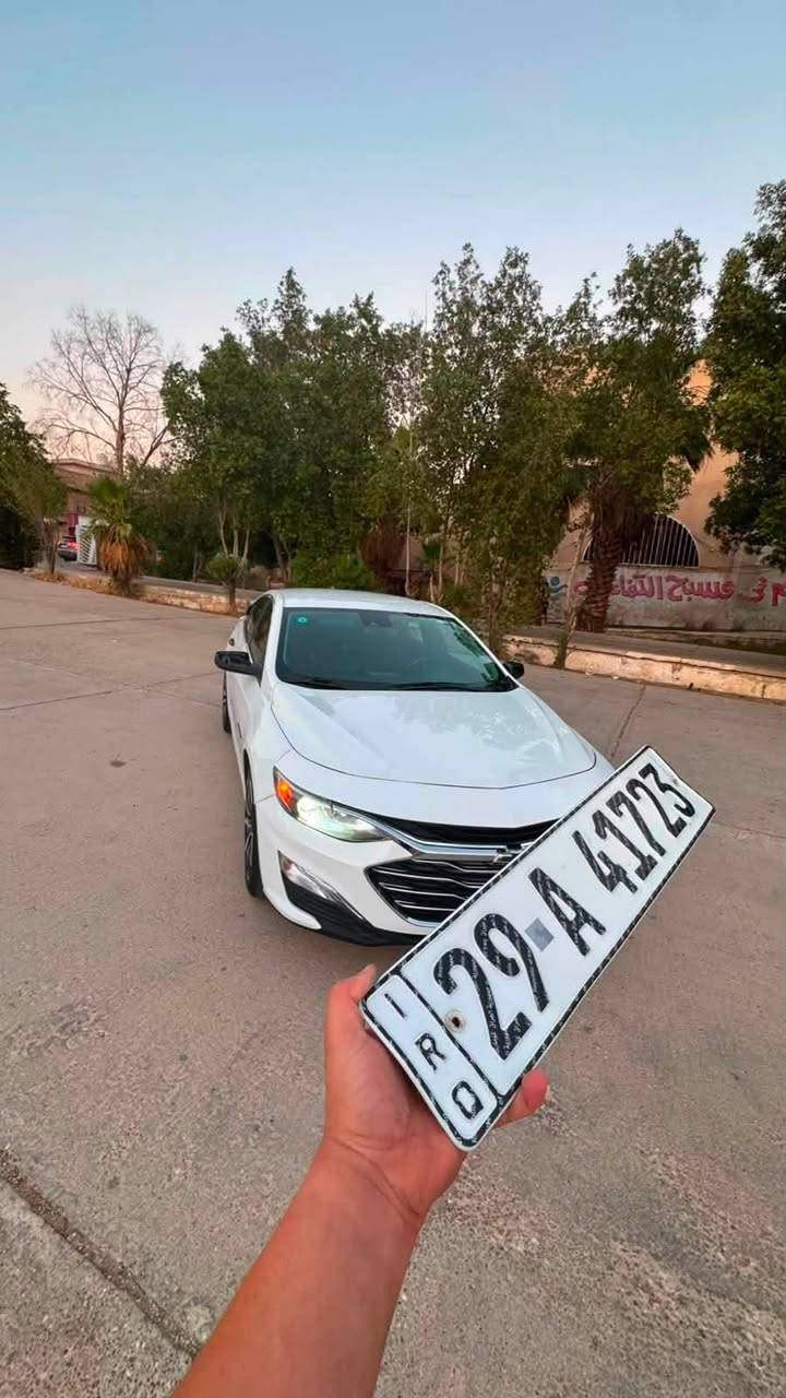 اسعد الله ايامكم 
 شيفروليت ماليبو 2023 رقم واسط (معوقين) 
موديل 2023 
محرك 1500 
الفىه RS
شاشه جبيره 
كشن كهرباء 
ويل كروم 
سبايدر خلفي 
رادار امامي 
دبل اكزوز
تبريد بيانو 
🫶🏻صور ضرر مرفقه 

الضرر بس دعاميه مبدله شواصي لغود كفاله بدي كله كفاله من الصبغ 
اكو بارد بسيط بالجاملغ  الامامي 
السعر 127 وبيه مجال جدا بسيط 
للاتصال ***********
العنوان واسط الكوت
