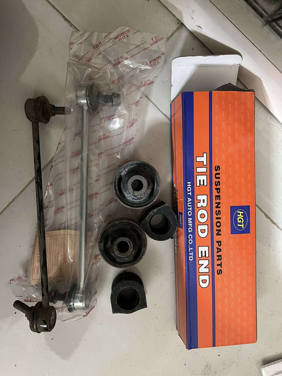 السلام عليكم غراض لانسر قرش دوسات يحتاجلها اشويه فايبر كلاس السعر 60 الف
زعانف دعاميه جي تي ار سعر 25 الف
غراض صدر جدد السعر15 الف 
مكان بغداد منصور ***********
