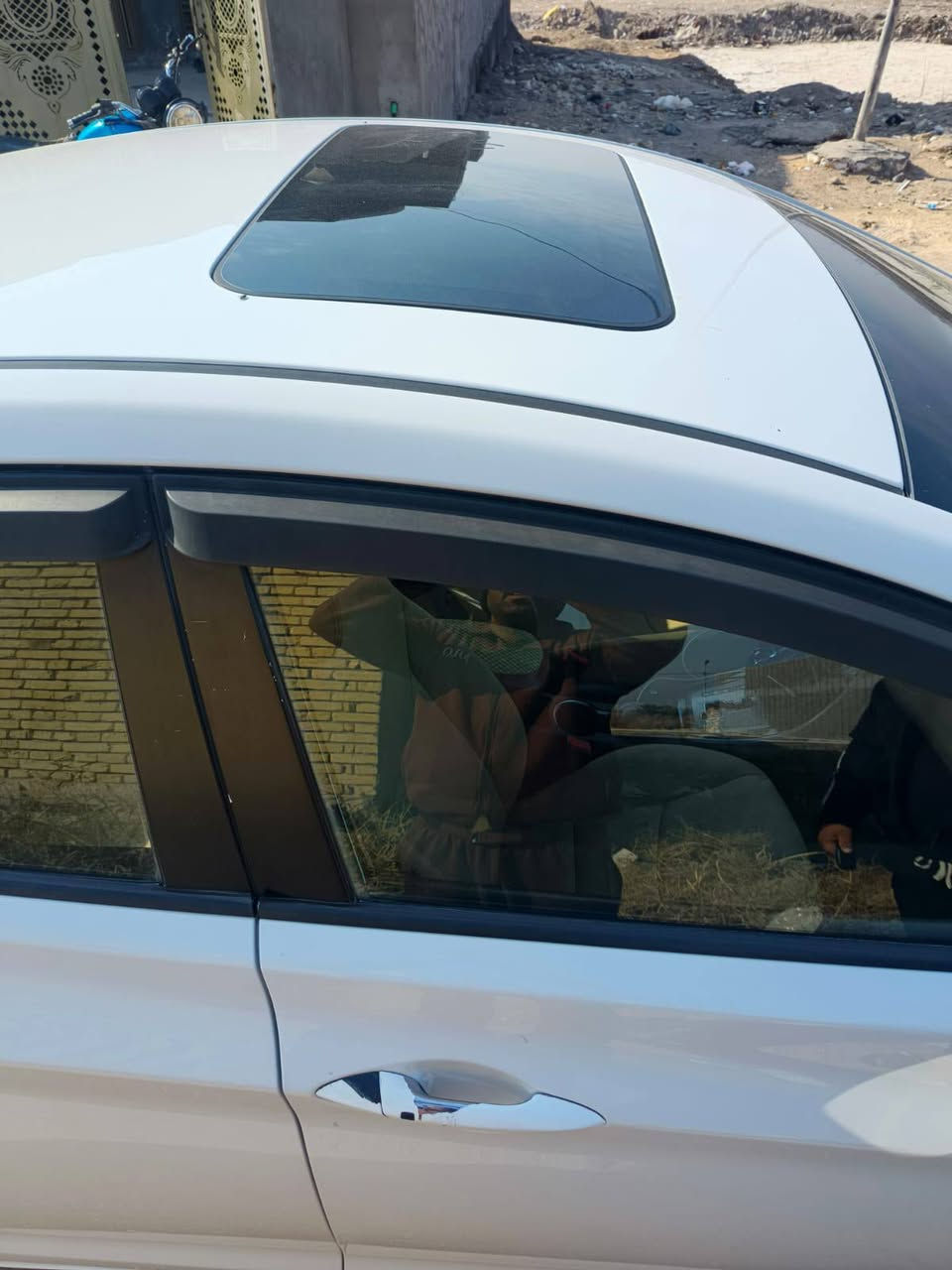 السلام عليكم
النترا /2013 رقم بغداد 

خليجي فتحه وبصمه ابواب وجنطه 

بيه صبغ شبر بالباب  الخلفي

  

السعر 117 وبيه مجال 

المكان كربلاء طوريج 

***********
