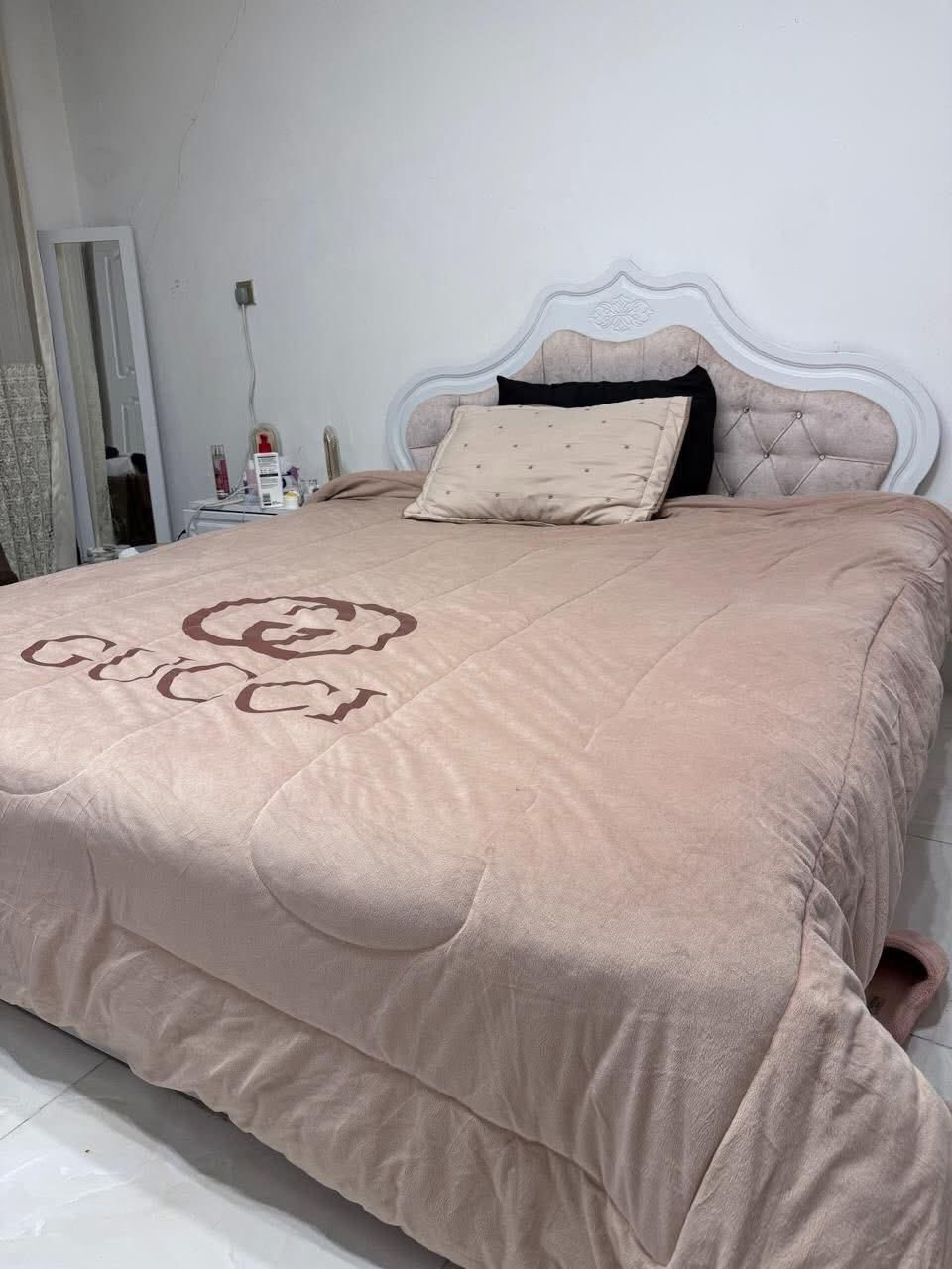 #بيع_مستعجل📌👇🏻
غرفة للبيع (٧) قطع بدون دوشك❌
العنوان #اربيل_هولير_نوي📍للمزيد مراسلتي✅👍


**إذا كنت صاحب هذا الإعلان وتريد حذفه لأي سبب، رجاءا أرسل رسالة إلى الدعم الفني**