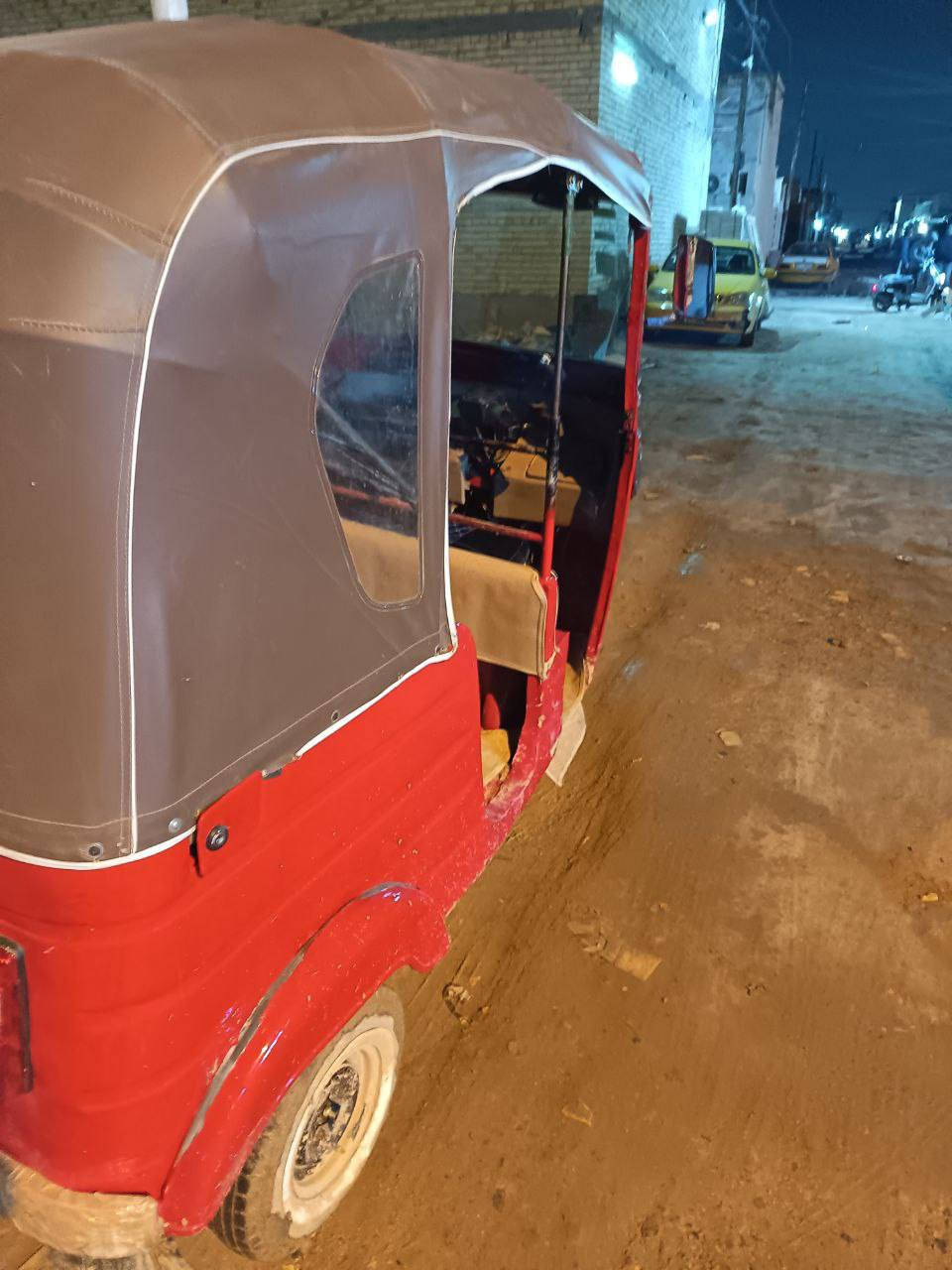 سلام عليكم تكتك للبيع موديل 2018 اوراق المصطفى  معمرة عام  تعمير جديد مكينة خير من الله لا تنقيص ولا تبخير اكسل مابي ونة تجي وتشوف بعينك مكاني خضراء الدسيم شارع 15
السعر 4700 وبيهة مجال لشراي /الاتصال ***********
