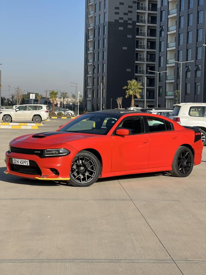 للبيع جارجر دايتونا اصل 8 سلندر 2018 وكالة هارلم
 5700 خليجي فول مواصفات.
 قفل اكسل SRT 3.09 وبرمجة مصطفى ايكل 💪
 سيارة قوية كلش ومتلحك على تبديل تايراتها 😉
 ماشية 83000 كيلو وبيها نظام GPS مدفوع اشتراكه🌏

المواصفات:
 سلايد روف
 شاشة كبيرة كار بلي
 كاميرا خلفية
 حساسات خلفية
 سستم سماعات alpine
 كشنات حضن دايتونا كنتارا
 شيفتات ستيرن
 كشنات ميموري
 ستيرن كهرباء + تدفئة
 سوبر تراك باك
 نظام سبورت مود
 تشغيل عن بعد
 مري قلاب
 تدفئة وتبريد كشنات امامي خلفي
 شوته رياضيه موبار
 دبات سود 
 السيارة بيها صبغ باب السائق والجاملغ  وسونارها موجود ومكان السيارة السيدية السعر 245 ورقة  وبيها مجال للاستفسار الاتصال على ***********
