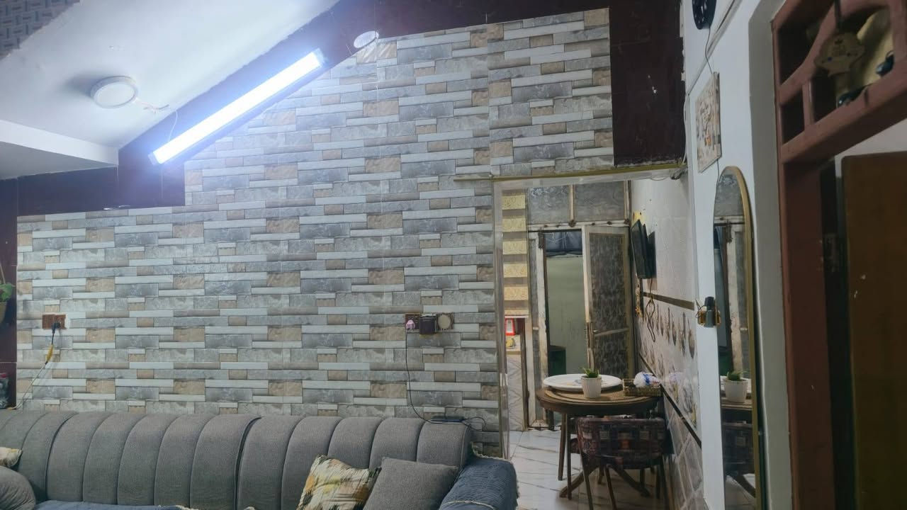 بيت للبيع مطلوب مبادره طابقين بناء حديث كونكريت بيه شقه معزوله بناء 2022 باريدو قرب ساحه شريف السعر تصل وتساب مساحه100م امامي 
***********مكتب الرحمه
