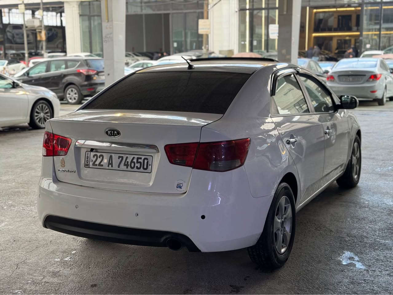 سلام عليك كيا سيراتو ٢٠١٣ 
فول مواصفات 
محرك كبير دوش 
مواصفات خليجي 
رقم سنوية كل جديد 
سيارة ٣ قطحة مصبوغ 
ضربة شوية خلفي 
كيرمحرك تاخم تيارات كل جديد مابي دينار مصرف 
سلايت كير توماتيك  او عادي ٣ كير 
فول فول بدون بصمة 
مكان اربيل  
رقم موبايل :*********** 
سعر :١٠٣ شوية مجال 
عندي فايبر و واتساب 

کیا سیراتۆ 
مۆدیل ٢٠١٣ 
فول فول مواسفات تەنها بەسمە نیە 
گێر تۆماتیکە سێ گێرە سلایتە 
رەقەم سەنەوی تازەیە 
غرامەیی لەسەرنیە
٣ پارچە بۆیاخە پێشی کەپسە 
تەنها دواوەی تۆزەک ليدرانی هەیە 
لەهەولێرە سەیارەکە 
تەقەو رەقەی نیە جاهیزە سەیارەکە 
رەقەم مۆبایل :*********** 
ڤایبەرو واتس ئاپی لەسەرە 
نرخی :١٠٣ وەرەقە مەجالیکی کەم أربيل, العراق
