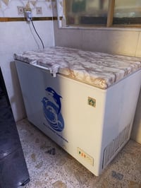 مجمده حجم وسط سعره ١٥٠ وبيه مجال للشراي واتس ٠٧٧٥٣٨٢٢٩٥٦