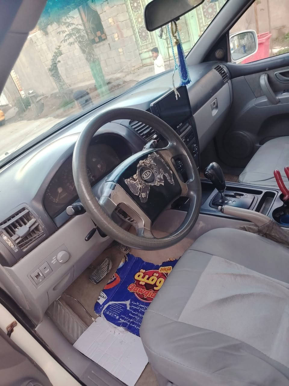 كيا سورنتو للبيع 2006امريكي السعر 90 وبيها مجال سنويه 28 رقم الاتصال ***********
