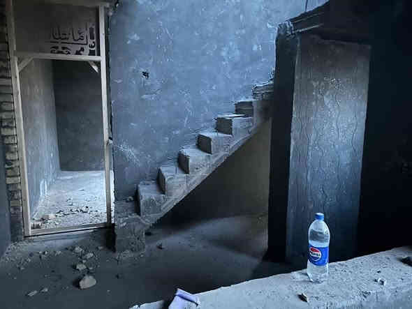 السلام عليكم الدار للبيع 
الموقع شارع ٨٠ محيزم 
المساحة ١٠٠ متر. طابو صرف 
السعر 80  وبي مجال للطيبين 
***********
