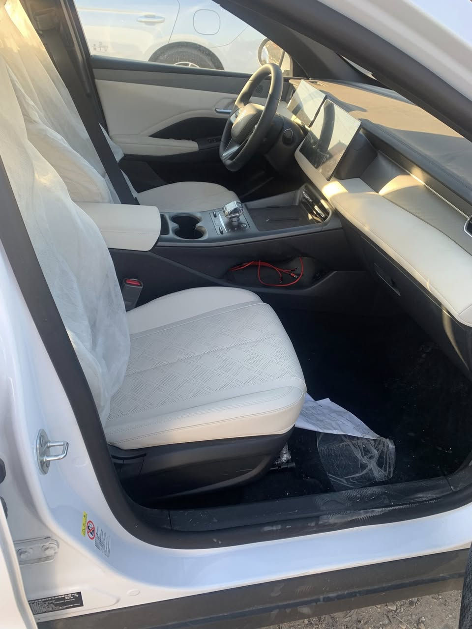 سلام عليكم جل بلاس زيرو مامرقم داخل ابيض السعر 18200 وبيه مجال بسيط المكان بغداد السيديه هاتف ***********
